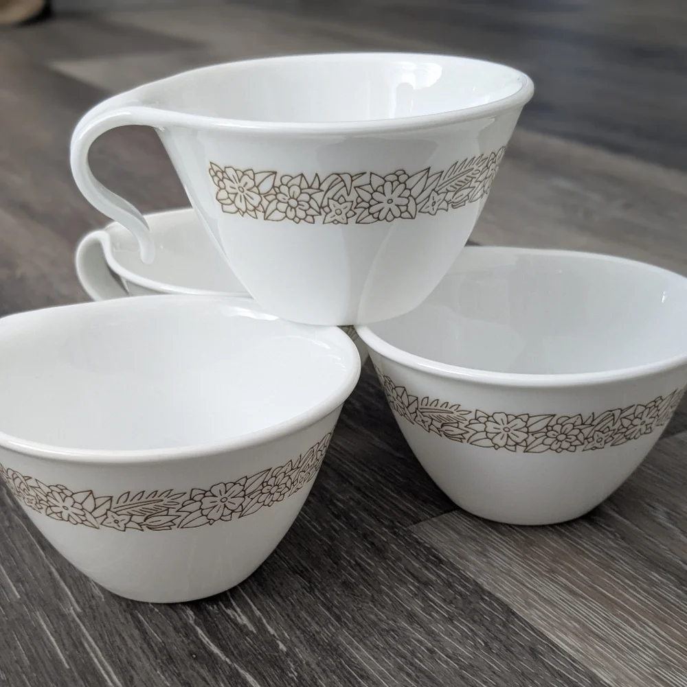 Vintage Corelle coffee / tea cups in the Melody brown floral pattern by Corning